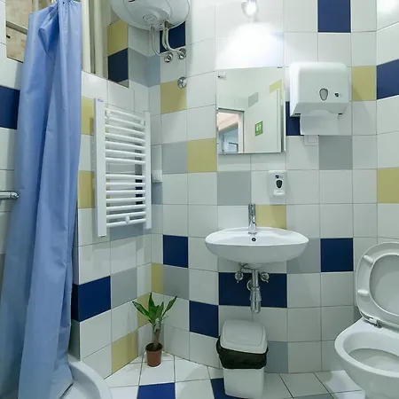 אכסניה Modern *